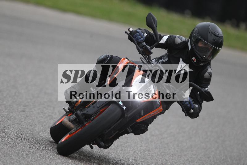 /Archiv-2025/10 23.04.2025 Cornu Master School ADR/gruen-vert/1